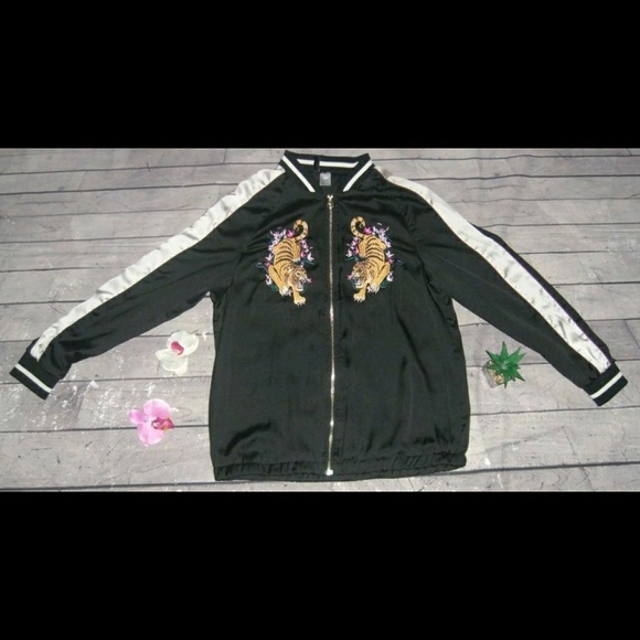 H&M Oriental Black Tiger Satin Bomber Jacket ASO 8 - Picture 7 of 8